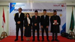Jumalianto Lantik dan Ambil Sumpah PPAT Rivo Ichwan Mamentu